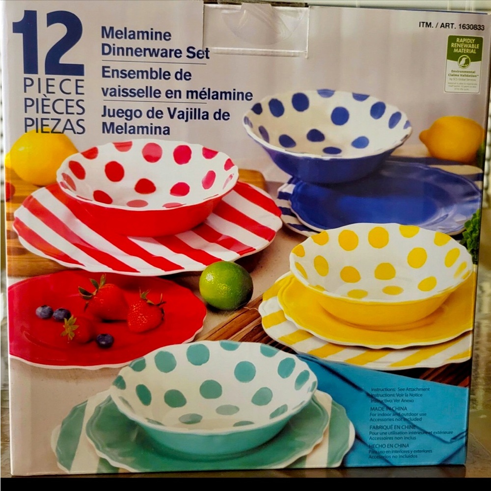 MELAMINE DINNERWARE SET. 12 PIECES